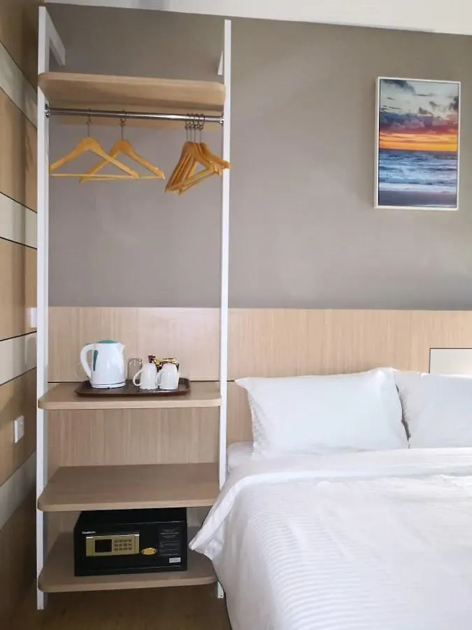 Walk In Hotel Kota Kinabalu 2*,